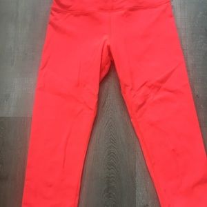 Lorna Jane 3/4 length crops